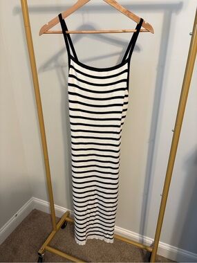 Freshman Black & White Striped Sleeveless Knit Maxi Dress